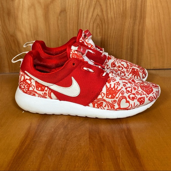 Nike Shoes - "Womens 7 Youth 5.5 Nike Roshe One Print ""Valentines Day"" SEF0817"
